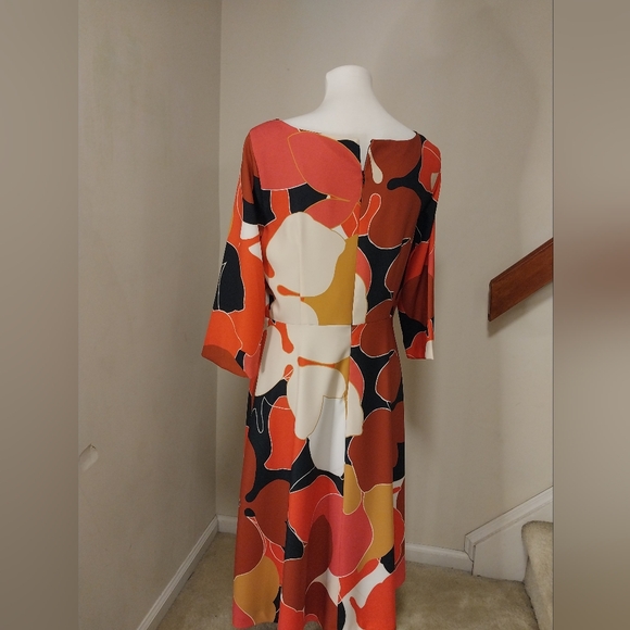 Beautiful Colorful Abstract Print Dress - Picture 3 of 6